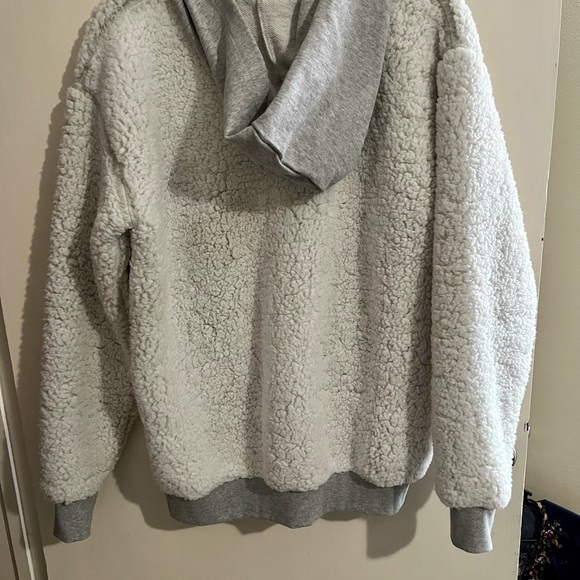 Ivory Ella Sherpa with hood, size medium. - Picture 3 of 3